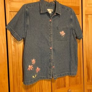 Denim shirt with flower appliqué